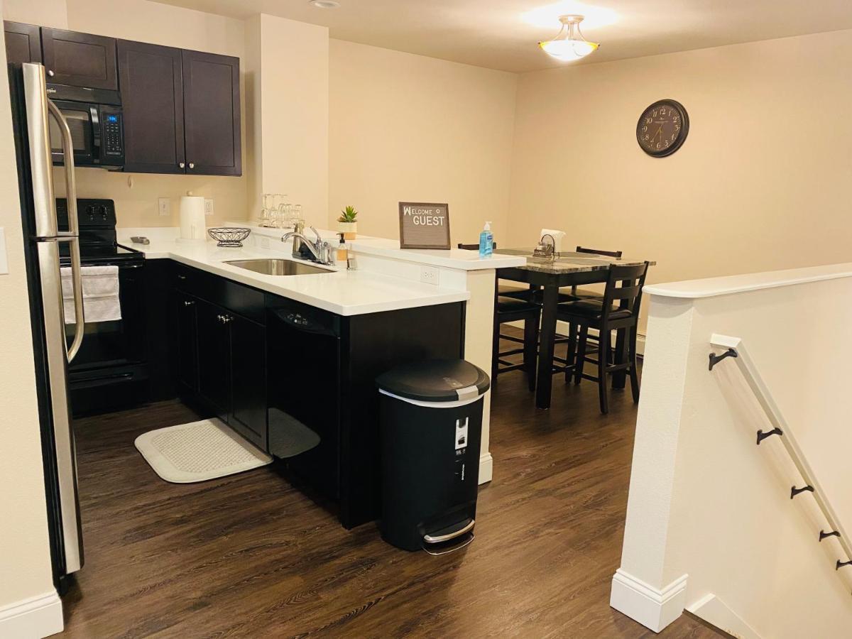 Beautiful 2 Bedroom 1 Bath Apartment With Private Garage Anchorage Exterior photo