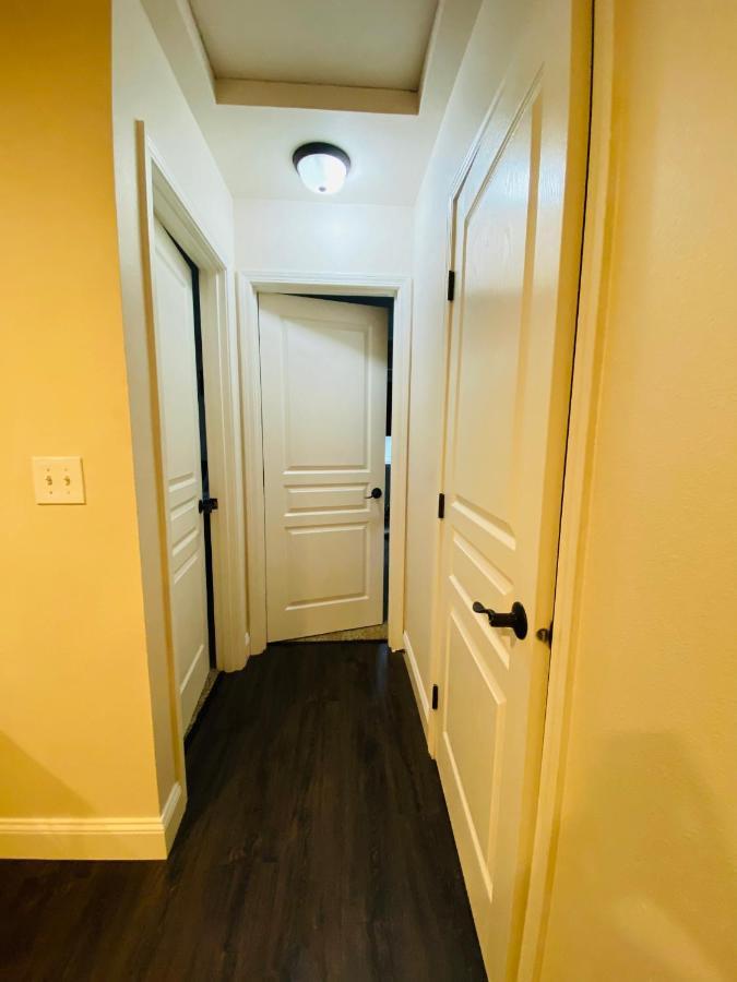 Beautiful 2 Bedroom 1 Bath Apartment With Private Garage Anchorage Exterior photo